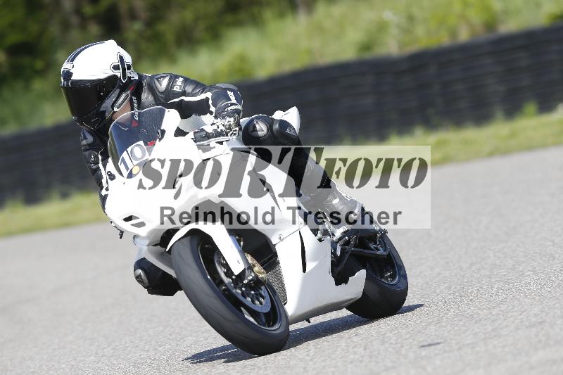 Archiv-2025/09 22.04.2025 Cornu Master School ADR/rot-rouge/10